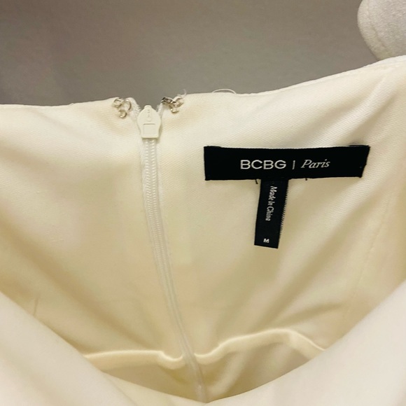 BCBG generation white ruffle dress medium - Picture 5 of 7